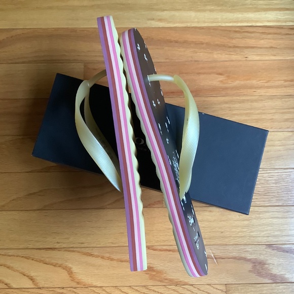 Coach X Disney Tay Flip Flop With Minnie Mouse SZ 9/10 NWOT - Picture 4 of 11